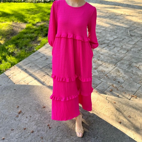 Adorable Hot Pink Textured dress…and it has pockets!!! - Picture 1 of 2